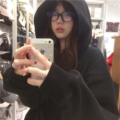 穿成魔尊后我一心求死